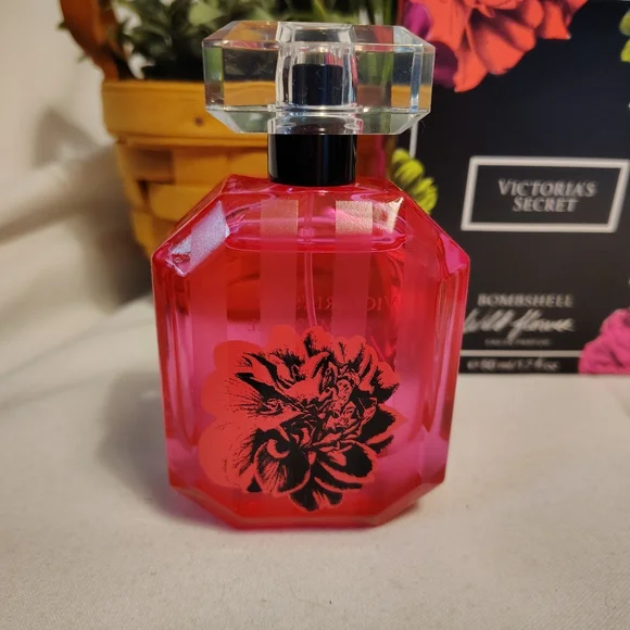 Victoria's Secret Bombshell Wild Flower  Eau De Parfum 1.7 fl.oz. NEW OPEN BOX - Picture 3 of 6